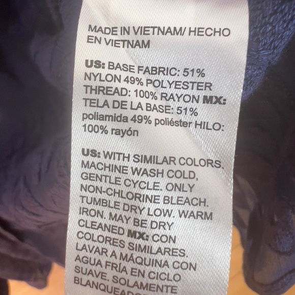 NWT Chico's embroidered button blouse sz 1 US 8 medieval blue puff sleeve sheer - Picture 5 of 7